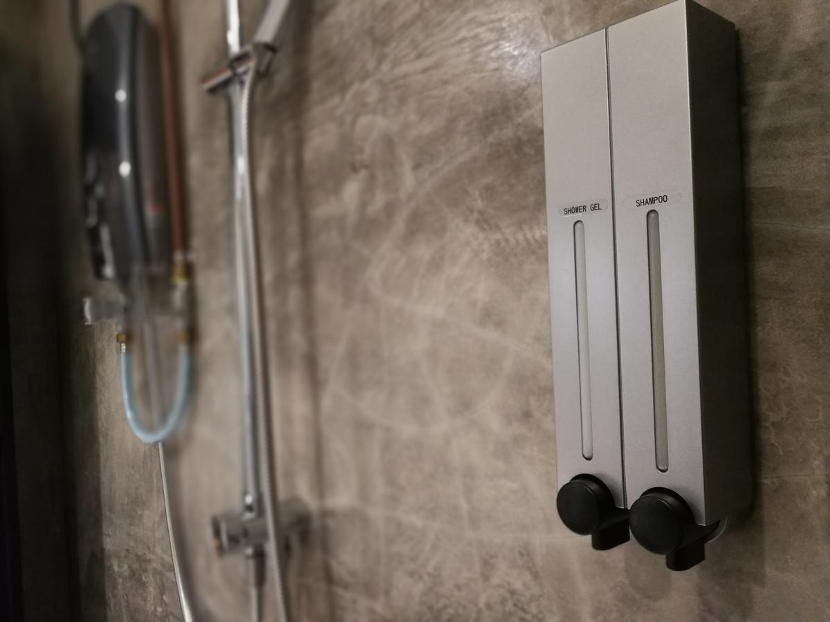 The Rise Room Kuala Terengganu Eksteriør bilde A shower dispenser