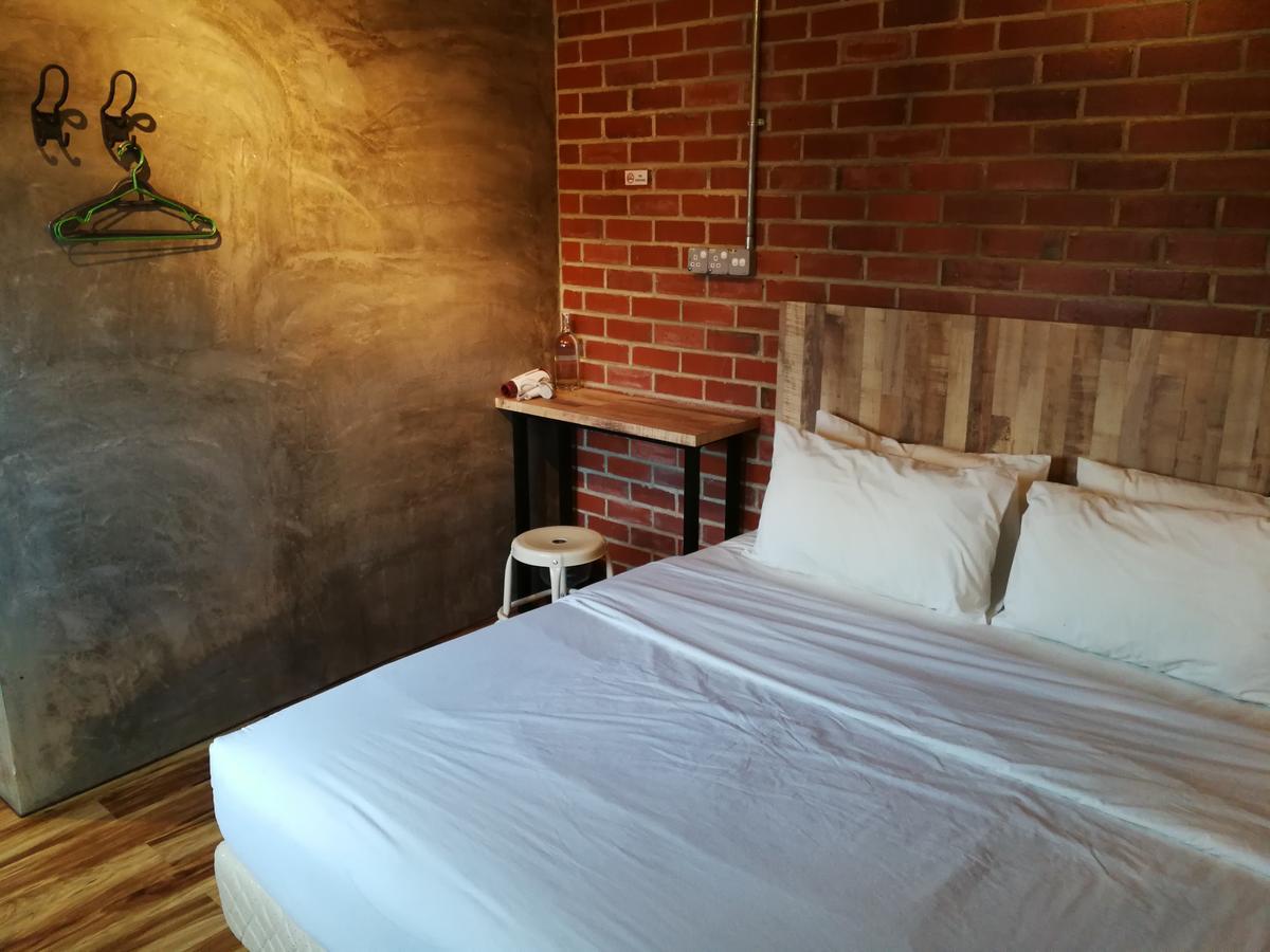 The Rise Room Kuala Terengganu Eksteriør bilde A bedroom at the hotel